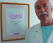 Lek. med. Zygmunt Madejski obok honorowego tytułu